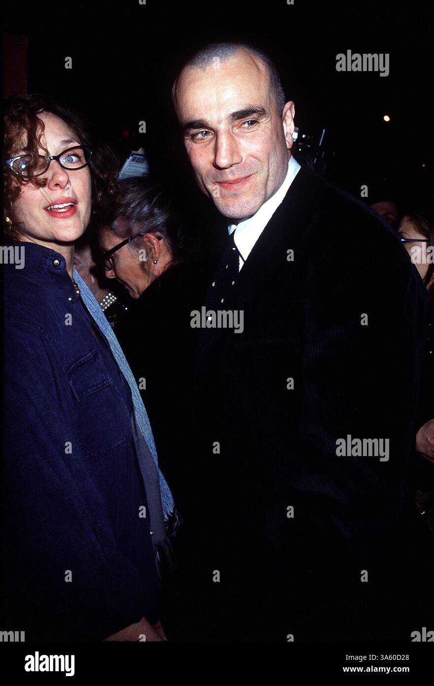 1 GENNAIO 2011 - K24344HMC: SERATA DI APERTURA DI ''THE CROCIBLE'' AL VIRGINIA THEATER DI NEW YORK CITY 03/07/02. HENRY McGee/ 2002.DANIEL DAY LEWIS E REBECCA MILLER (immagine di credito: © Globe Photos/ZUMAPRESS.com) Foto Stock