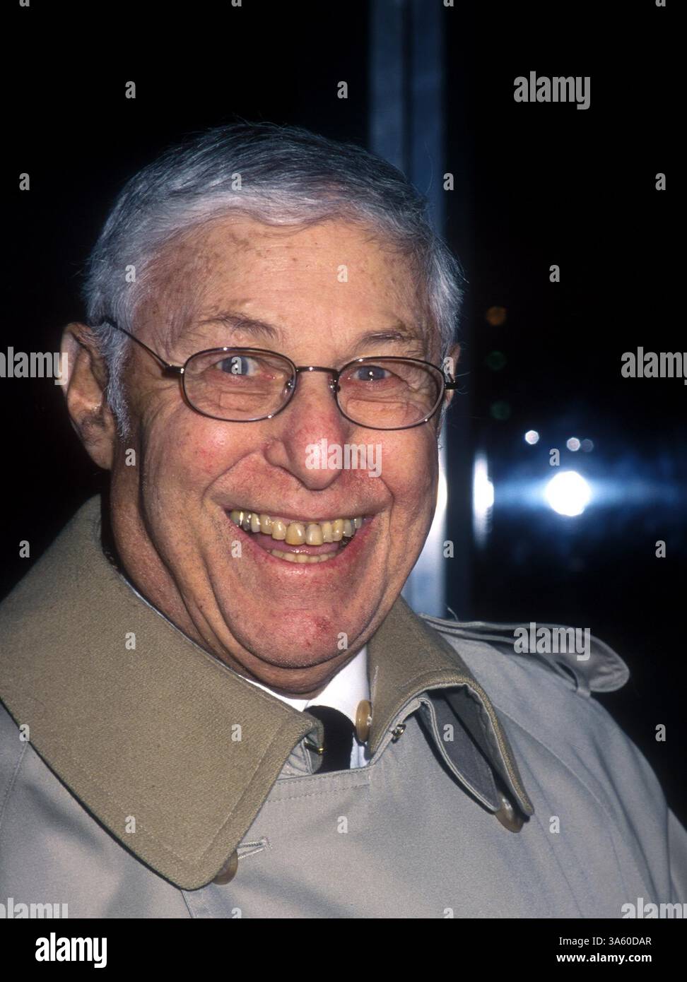 1 gennaio 2011 - K20813HMc SD01/10/01,100 CENTER STREET AFTER PARTY. AL RISTORANTE GUASTAVINO, NEW YORK. DON HEWITT. HENRY McGee. 2001 (immagine di credito: © Globe Photos/ZUMAPRESS.com) Foto Stock