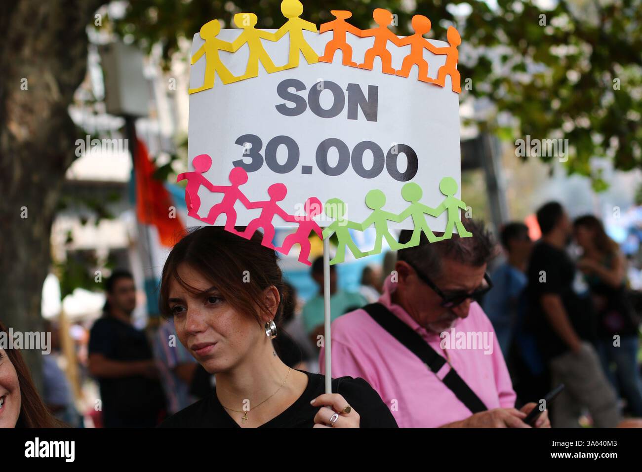 Buenos Aires, 24.03.2025: I civili chiedono il ritorno delle 30.000 persone scomparse durante l'ultima dittatura militare, che ha ormai 49 anni. (Foto: Néstor J. Beremblum) Foto Stock