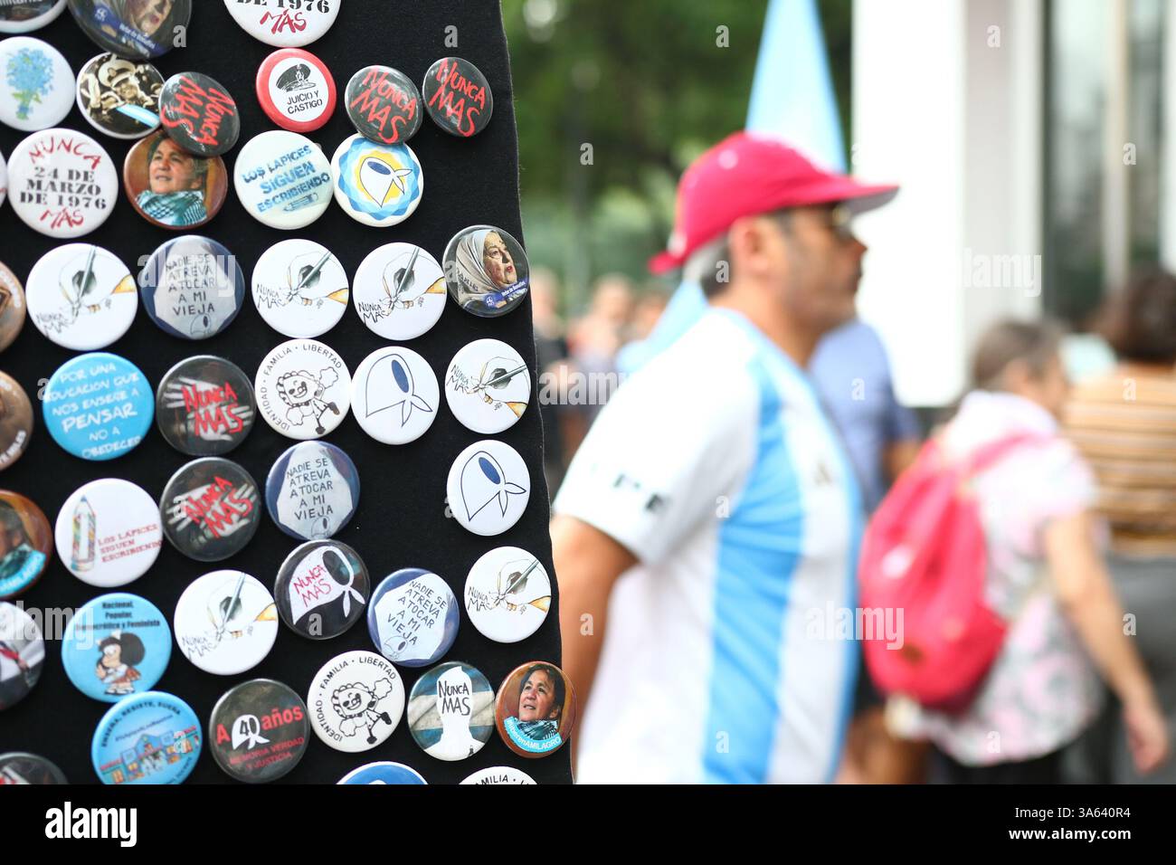 Buenos Aires, 24.03.2025: I civili chiedono il ritorno delle 30.000 persone scomparse durante l'ultima dittatura militare, che ha ormai 49 anni. (Foto: Néstor J. Beremblum) Foto Stock