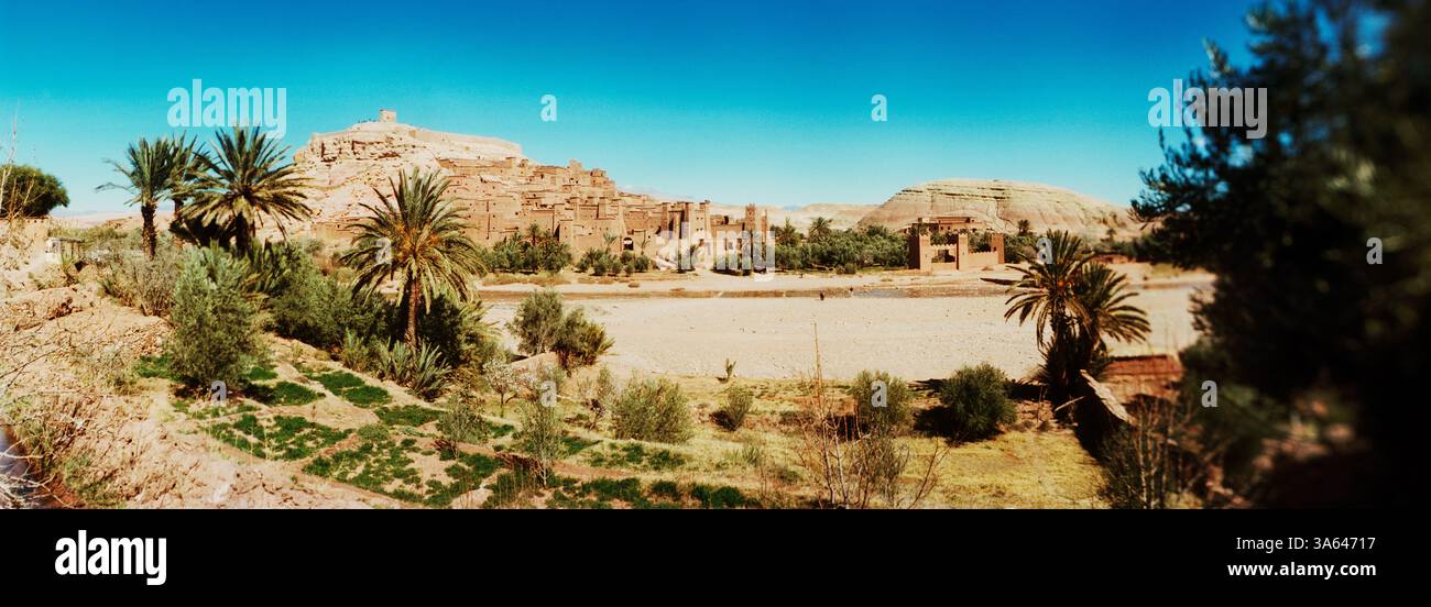 Vista panoramica della Kasbah su una collina, Ouarzazate, Souss-massa-Draa, Marocco Foto Stock