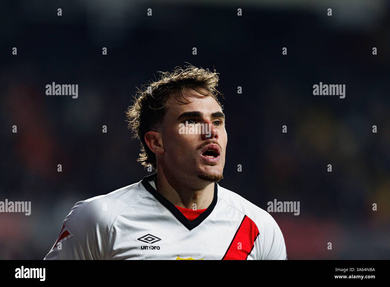 Madrid, Spagna. 16 marzo 2025. Josep Chavarria di Rayo Vallecano visto in azione durante la partita SPORTIVA LaLiga EA tra squadre di Rayo Vallecano e Real Sociedad de Futbol all'Estadio de Vallecas. Punteggio finale Rayo Vallecano 2 : 2 Real Sociedad de Futbol (foto di Maciej Rogowski/SOPA Images/Sipa USA) credito: SIPA USA/Alamy Live News Foto Stock