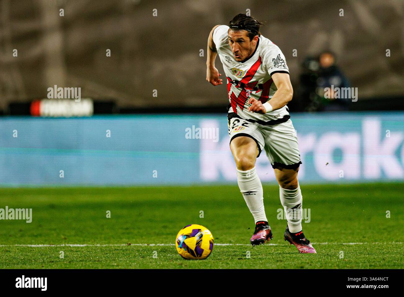 Madrid, Spagna. 16 marzo 2025. Alfonso Espino di Rayo Vallecano visto in azione durante la partita SPORTIVA LaLiga EA tra squadre di Rayo Vallecano e Real Sociedad de Futbol all'Estadio de Vallecas. Punteggio finale Rayo Vallecano 2 : 2 Real Sociedad de Futbol (foto di Maciej Rogowski/SOPA Images/Sipa USA) credito: SIPA USA/Alamy Live News Foto Stock