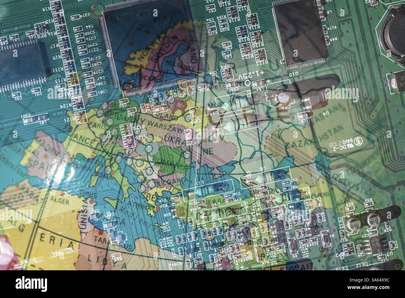 Doppia tecnologia di esposizione e di sfondo mappa del mondo. Scheda madre Foto Stock