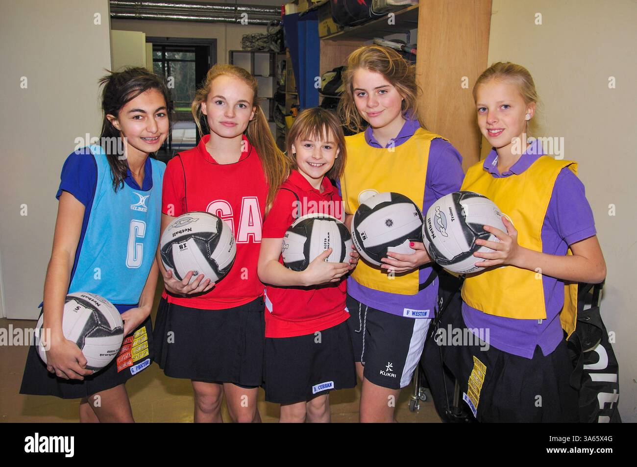Squadra femminile di netball, Heathfield St. Mary's School, London Road, Ascot, Berkshire, Inghilterra, Regno Unito Foto Stock