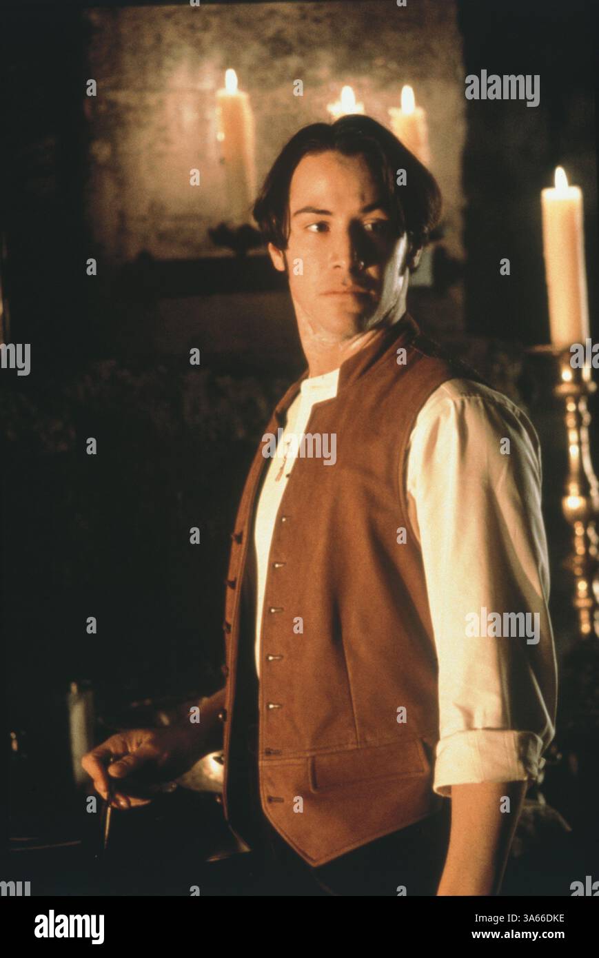 Nov 13, 1992; Hollywood, CA, Stati Uniti d'America; Direttore Francis Ford Coppola e Columbia Pictures portarvi "Bram Stoker's Dracula.' Keanu Reeves è giovane avvocato Jonathan Harker che viene tenuto prigioniero nel castello di Dracula. Foto Stock