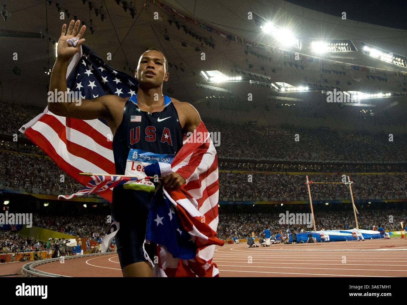 22 agosto 2008 - Bryan Clay degli Stati Uniti celebra la vittoria dell'oro nel decathlon venerdì 22 agosto 2008 ai Giochi della XXIX Olimpiade di Pechino, Cina. (Paul Kitagaki Jr./Sacramento Bee/MCT) (immagine di credito: © Paul Kitagaki Jr/MCT/ZUMAPRESS.com) Foto Stock