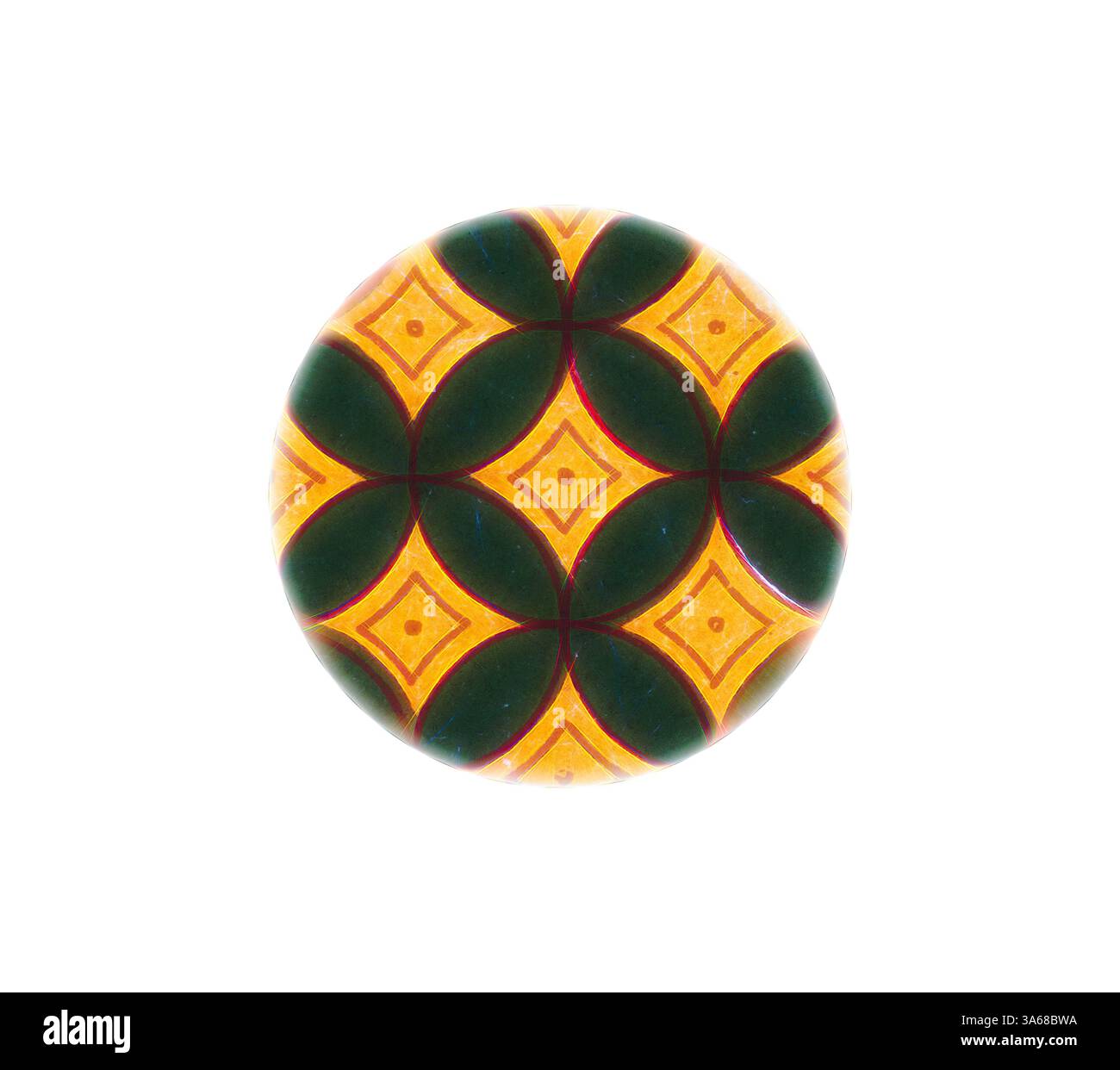 Un oggetto ovale decorativo caratterizzato da un vivace motivo di foglie verdi e forme di diamanti dorati, che irradiano una bellezza simmetrica. Arte classica con un tocco moderno reinventata da Artotop, trasformata in ornamento egiziano Foto Stock