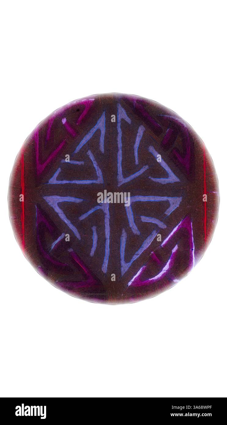 Un design splendidamente complesso con un motivo centrale simile a una stella, circondato da linee vorticose e colori vivaci che creano un senso di movimento e profondità. Le forme si intrecciano armoniosamente, evocando una sensazione di unità ed equilibrio. Arte classica con un tocco moderno reinventata da Artotop, trasformata in ornamento celtico Foto Stock