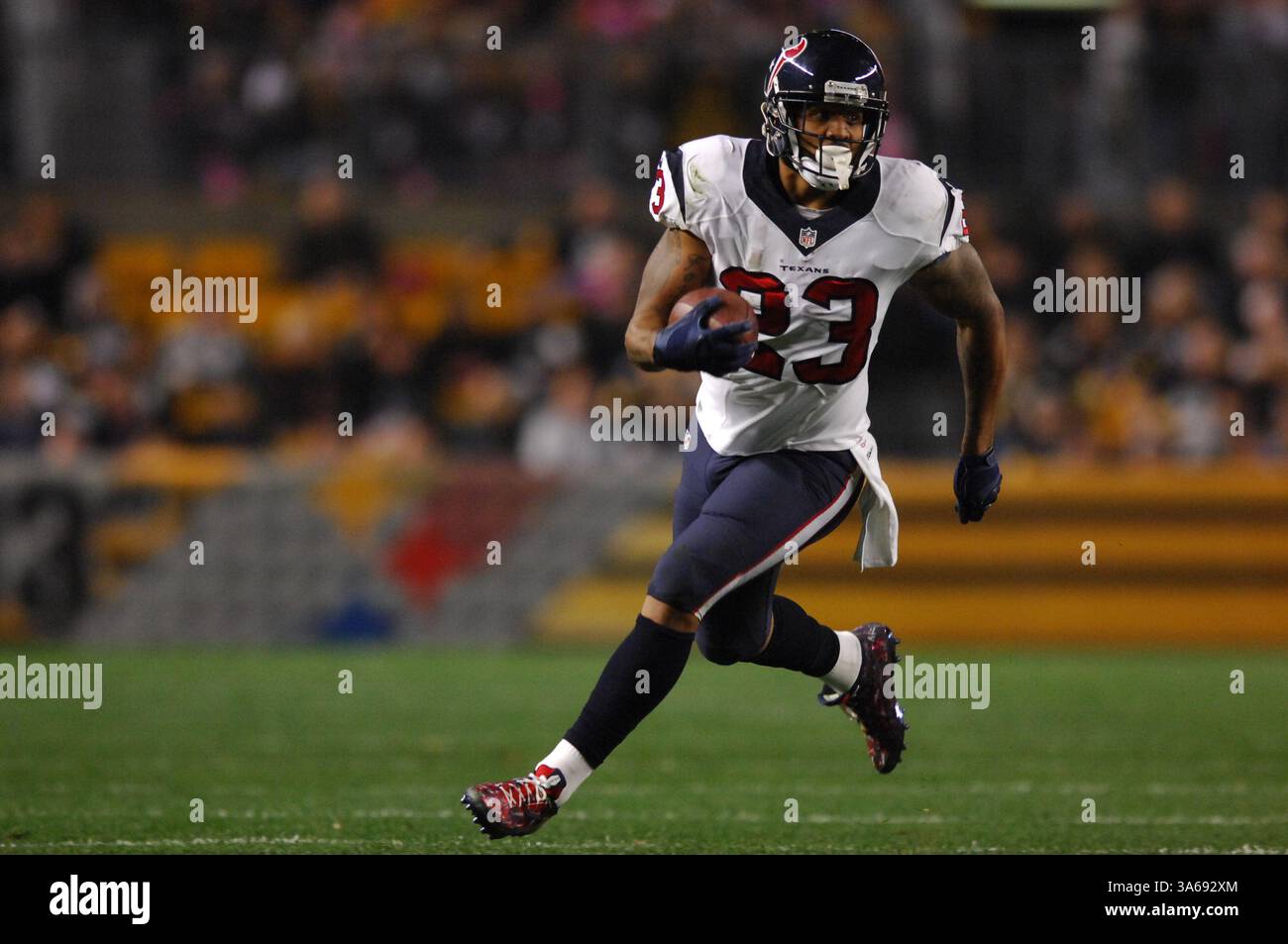 20 ottobre 2014: Arian Foster n. 23 durante la partita Pittsburgh Steelers vs Houston Texans a Pittsburgh, Pennsylvania. (Immagine di credito: © Jason Pohuski/Cal Sport Media/ZUMAPRESS.com) Foto Stock