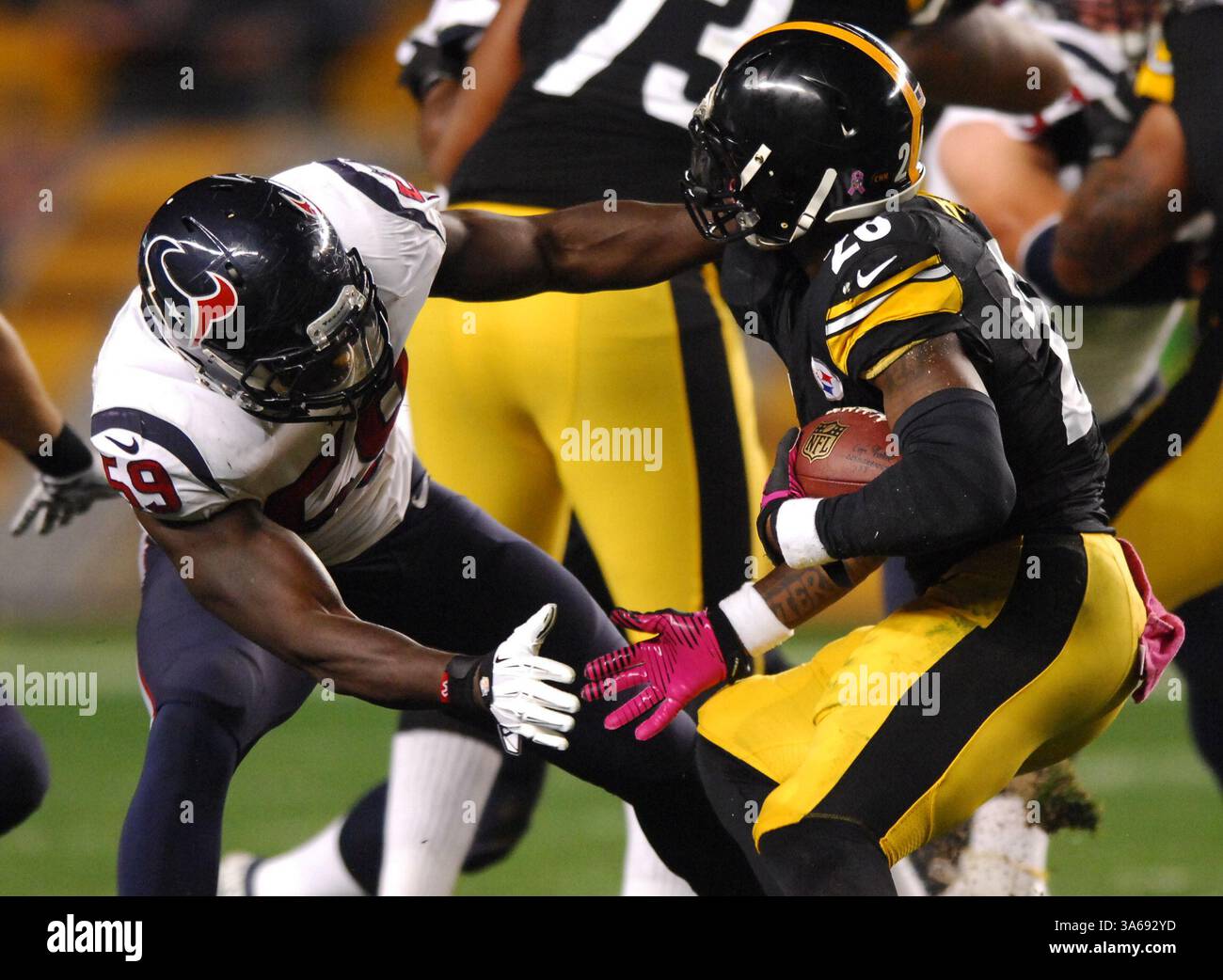 20 ottobre 2014: Le'Veon Bell #26 durante la partita Pittsburgh Steelers vs Houston Texans a Pittsburgh, Pennsylvania. (Immagine di credito: © Jason Pohuski/Cal Sport Media/ZUMAPRESS.com) Foto Stock