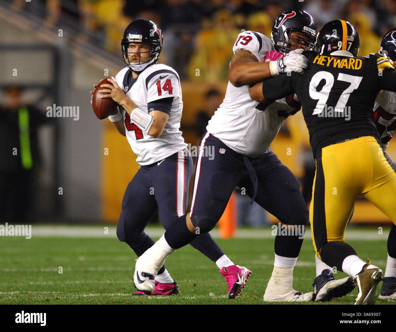 20 ottobre 2014: Ryan Fitzpatrick n. 14 durante la partita Pittsburgh Steelers vs Houston Texans a Pittsburgh, Pennsylvania. (Immagine di credito: © Jason Pohuski/Cal Sport Media/ZUMAPRESS.com) Foto Stock