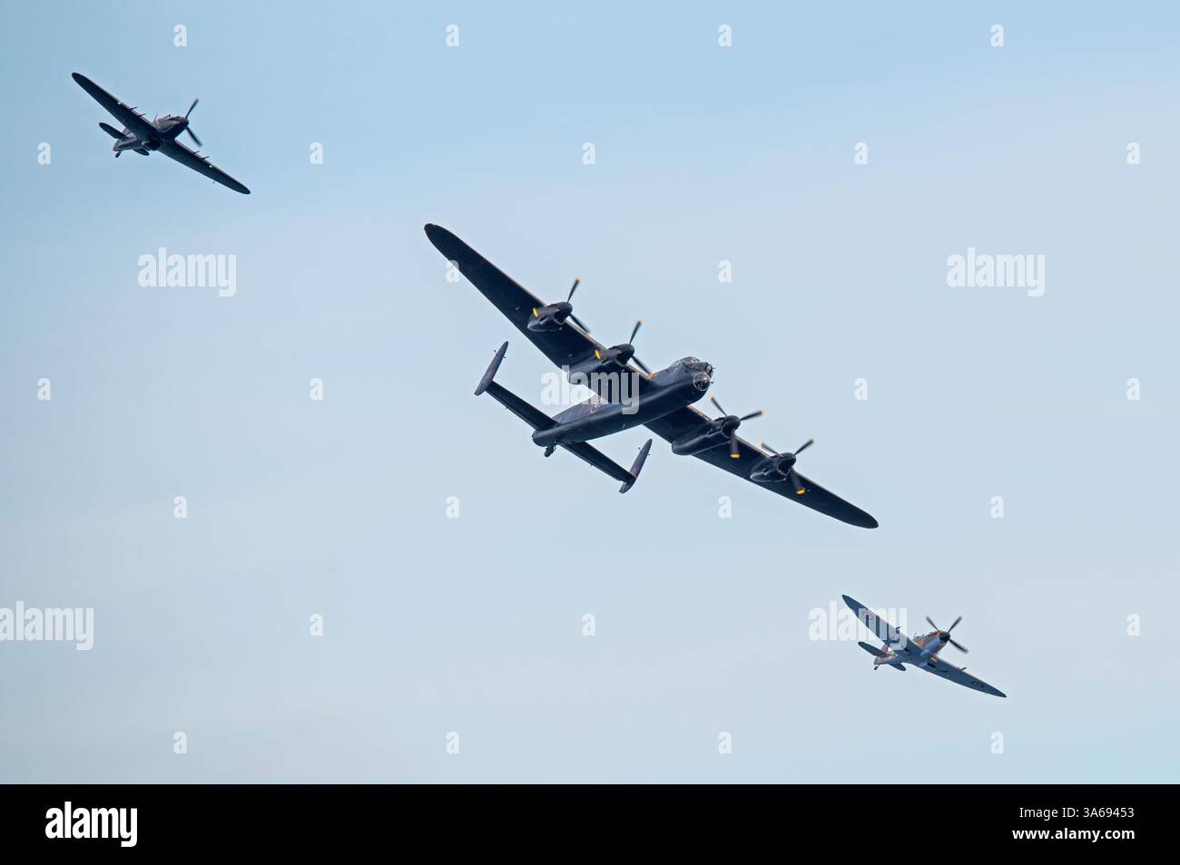 Battle of Britain Memorial Flight si esibisce al 15th Bournemouth Air Festival nel 2023. Bournemouth, Dorset, Inghilterra, Regno Unito. Foto Stock