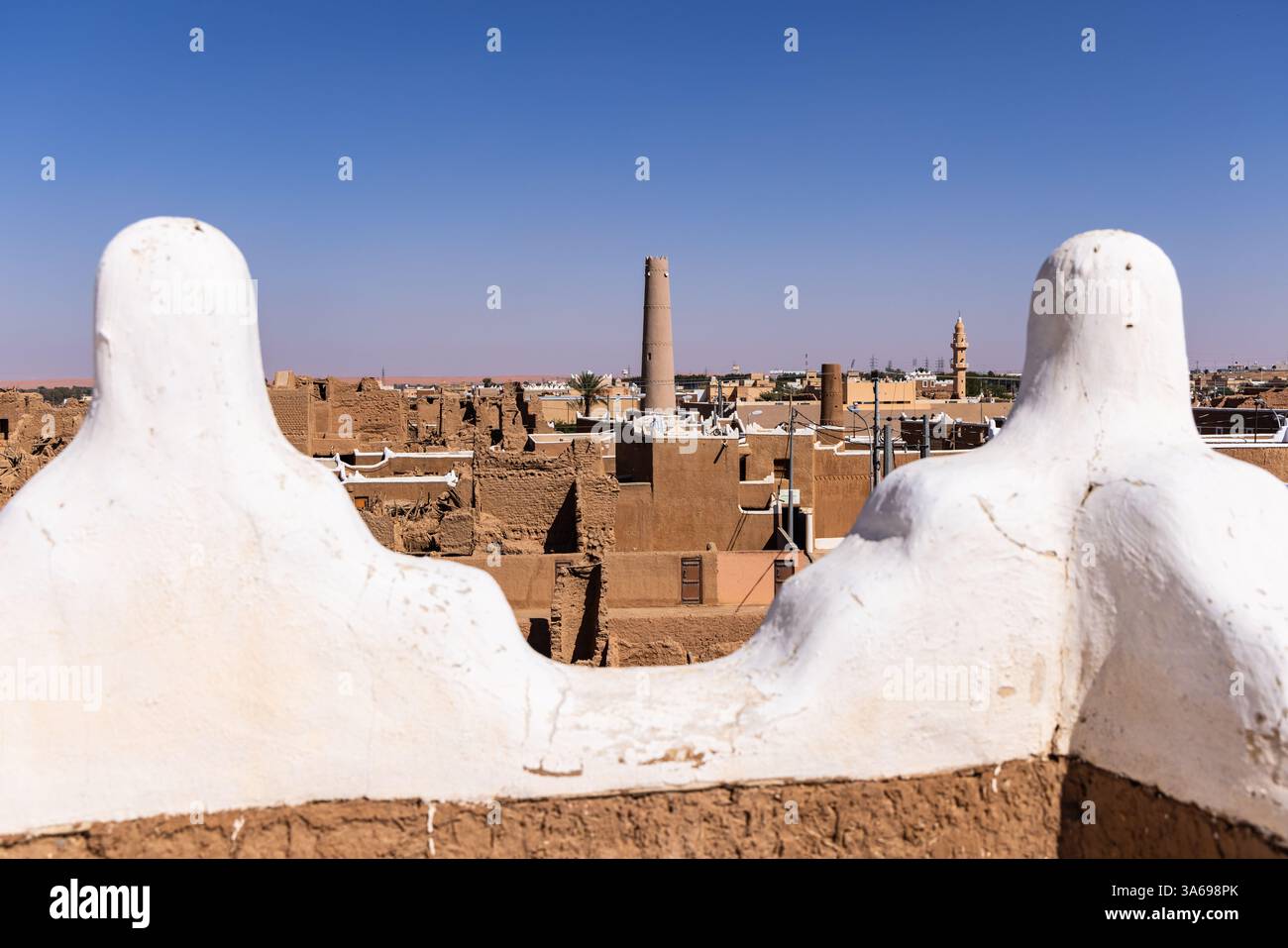 Ushaiger, Ar Riyadh in Arabia Saudita. Un villaggio tradizionale restaurato fatto di mattoni di argilla. Ushaiger è uno dei villaggi del patrimonio nel Regno di SA Foto Stock