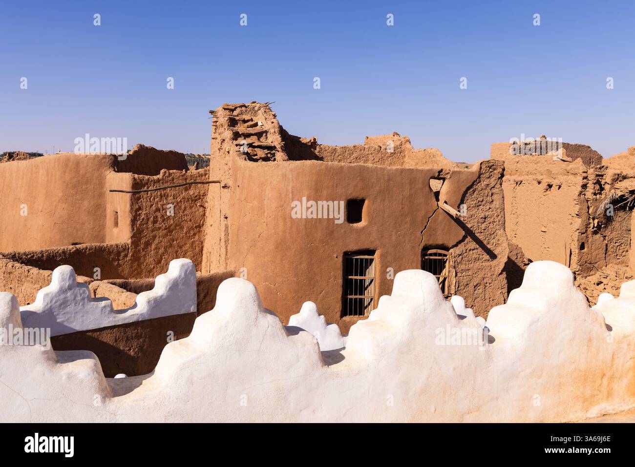 Ushaiger, Ar Riyadh in Arabia Saudita. Un villaggio tradizionale restaurato fatto di mattoni di argilla. Ushaiger è uno dei villaggi del patrimonio nel Regno di SA Foto Stock