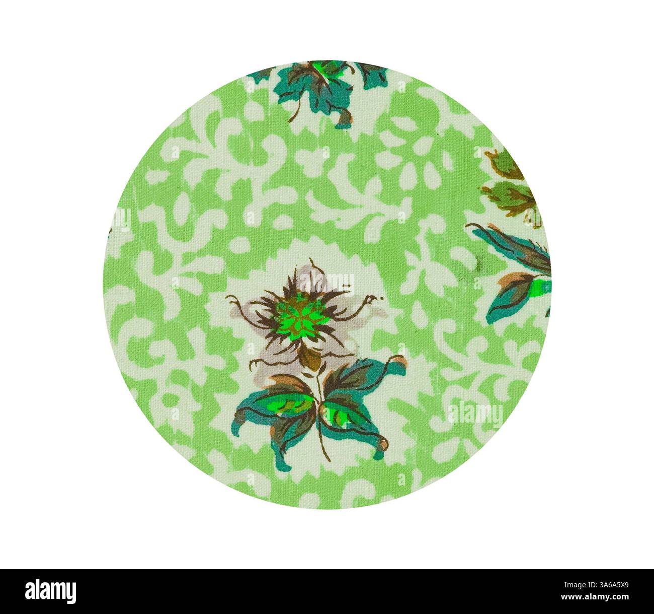 Una vivace stampa in tessuto caratterizzata da intricati motivi floreali nelle tonalità del verde e della terra, abbinati a delicati motivi sullo sfondo. Arte classica con un tocco moderno reinventata da Artotop, tessuti francesi trasformati, prima metà del diciannovesimo secolo Foto Stock