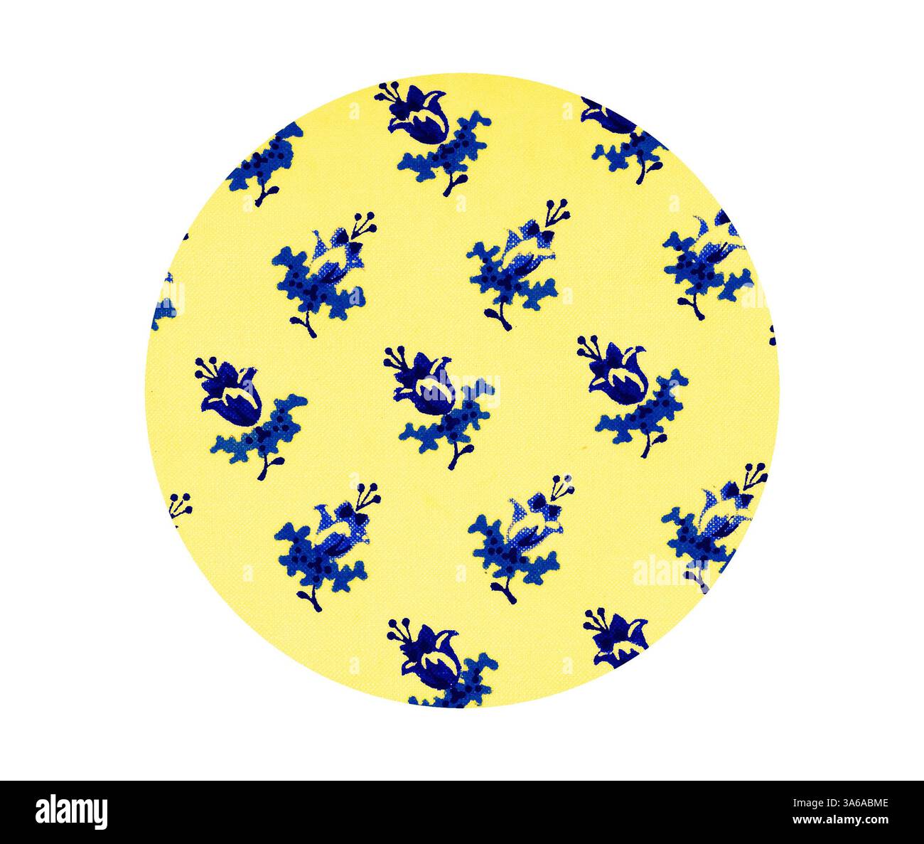 Un vivace tessuto giallo adornato da intricati motivi floreali blu che creano un design vivace e decorativo. Arte classica con un tocco moderno reinventata da Artotop, tessuti francesi trasformati, prima metà del diciannovesimo secolo Foto Stock