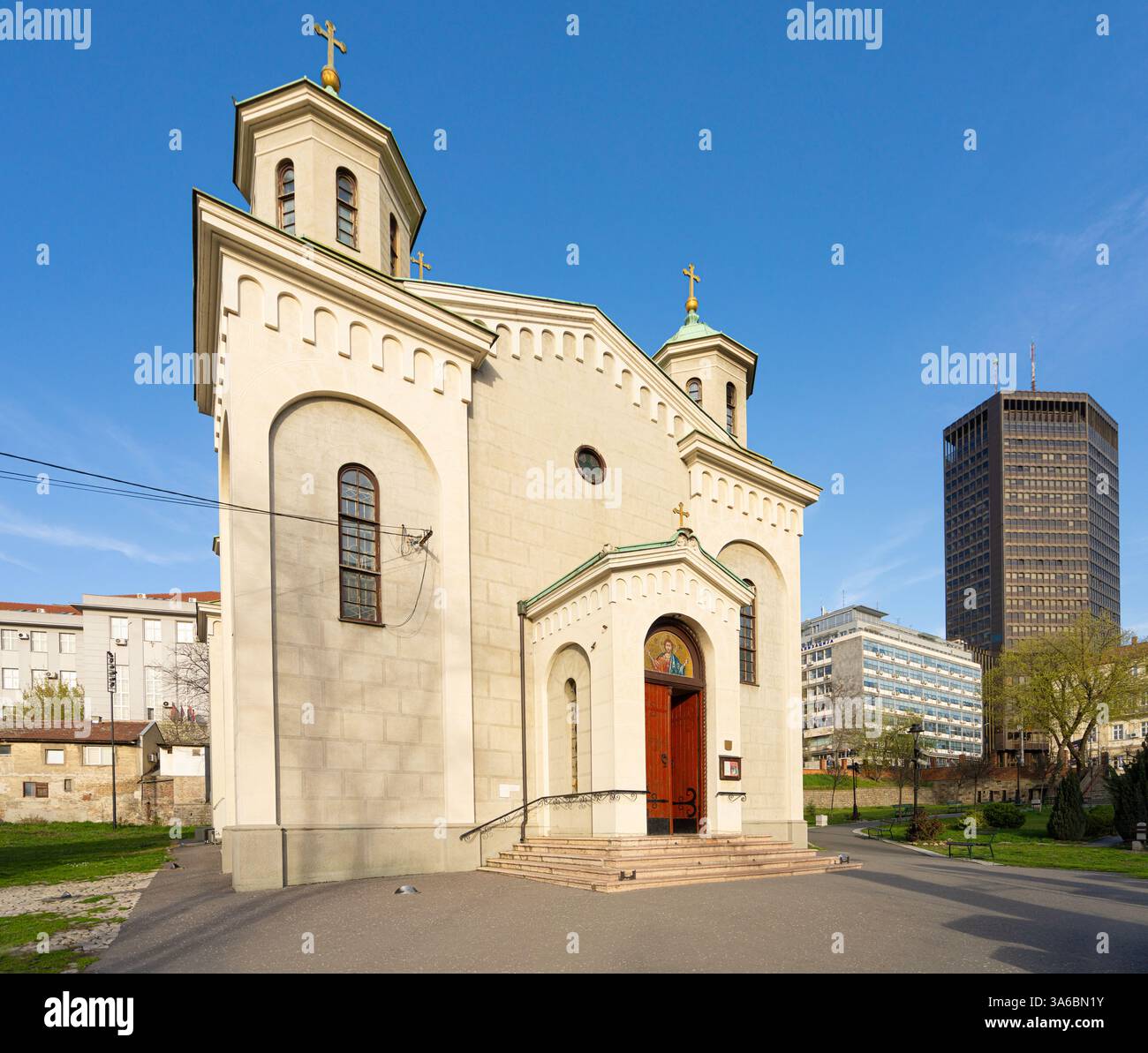 Belgrado, Serbia. 21 marzo 2025. Vista esterna della Chiesa ortodossa Ascensione nel centro della città Foto Stock