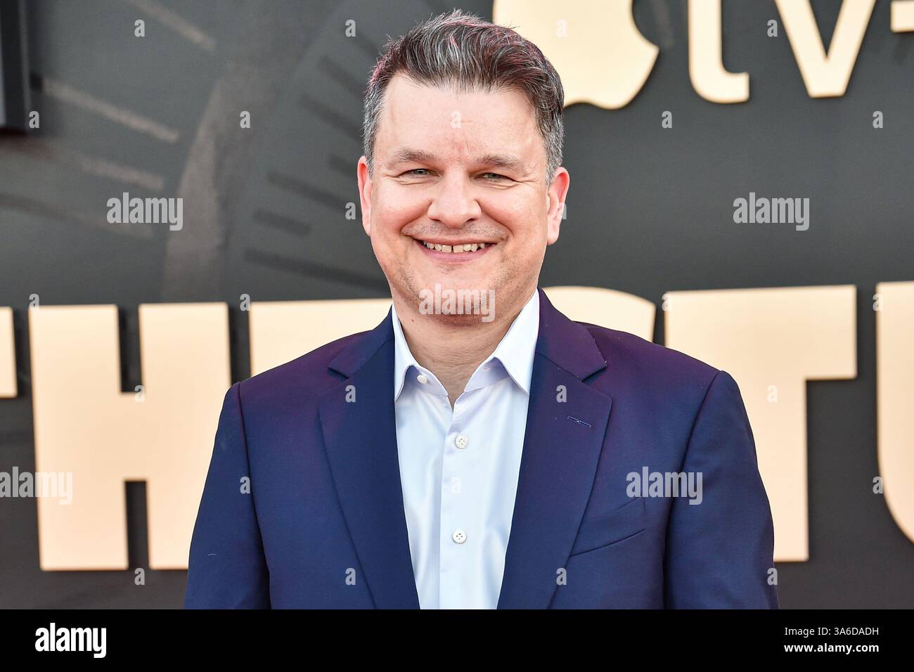 LOS ANGELES, CALIFORNIA, Stati Uniti d'America - 24 MARZO: Alex Gregory arriva alla prima mondiale della serie "The Studio" di Apple TV+stagione 1 tenutasi all'Academy Museum of Motion Pictures il 24 marzo 2025 a Los Angeles, California, Stati Uniti. (Foto di Gregg DeGuire/Image Press Agency) Foto Stock