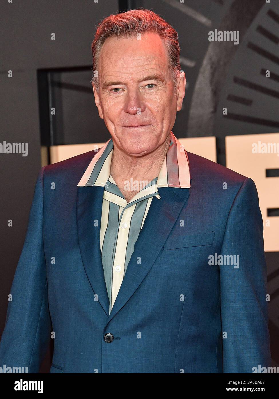 LOS ANGELES, CALIFORNIA, USA - 24 MARZO: L'attore, regista e produttore americano Bryan Cranston arriva alla prima mondiale della serie "The Studio" di Apple TV+stagione 1, tenutasi all'Academy Museum of Motion Pictures il 24 marzo 2025 a Los Angeles, California, Stati Uniti. (Foto di Gregg DeGuire/Image Press Agency) Foto Stock