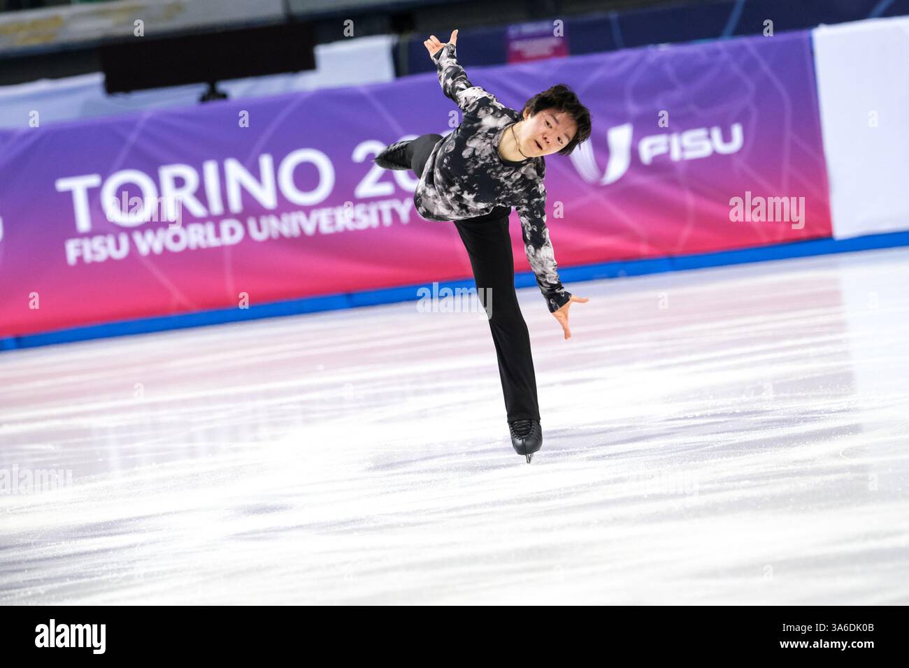 Yuma Kagiyama del Giappone visto in azione durante il FISU Games 2025 Figure Skating Exhibition Gala. Foto Stock