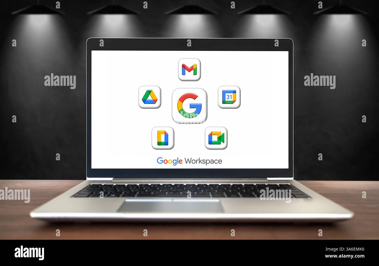 Applicazioni Google Workspace visualizzate sul laptop Foto Stock