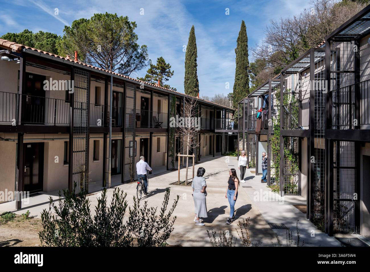 AIX-en-Provence (Francia sud-orientale): Struttura ricettiva “maison relais Jean Polidori Les Pinchinats”. Le 25 unità a noleggio con aree comuni h Foto Stock