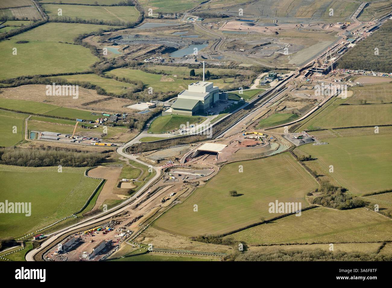 Vista aerea della nuova linea ferroviaria HS2, nel Buckinghamshire, Inghilterra sud-orientale, Regno Unito, che mostra i progressi e la forma della linea Foto Stock