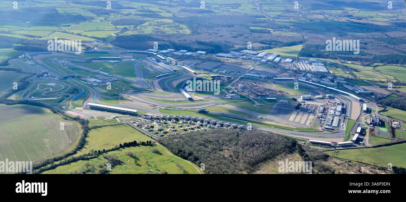 Vista aerea del circuito automobilistico di Silverstone, Buckinghamshire, Regno Unito Foto Stock