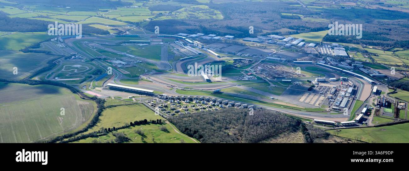 Vista aerea del circuito automobilistico di Silverstone, Buckinghamshire, Regno Unito Foto Stock
