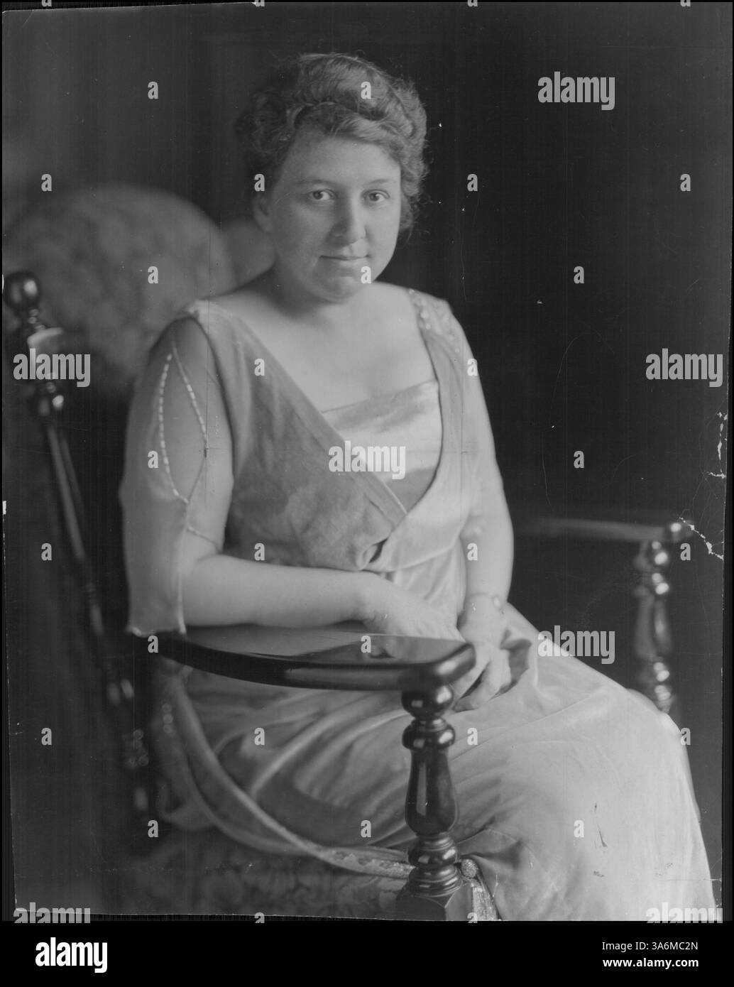 La signora D. Draper Dayton è una figura documentata nei registri della Hennepin County Library, con riferimenti disponibili attraverso archivi storici per ulteriori ricerche. Foto Stock