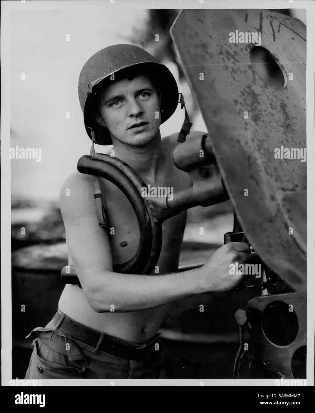 Edward J. McGulpin è un membro della Guardia Costiera degli Stati Uniti, riconosciuto per il suo servizio. Ulteriori dettagli sulle sue funzioni specifiche o sul suo luogo di servizio non sono forniti. Foto Stock