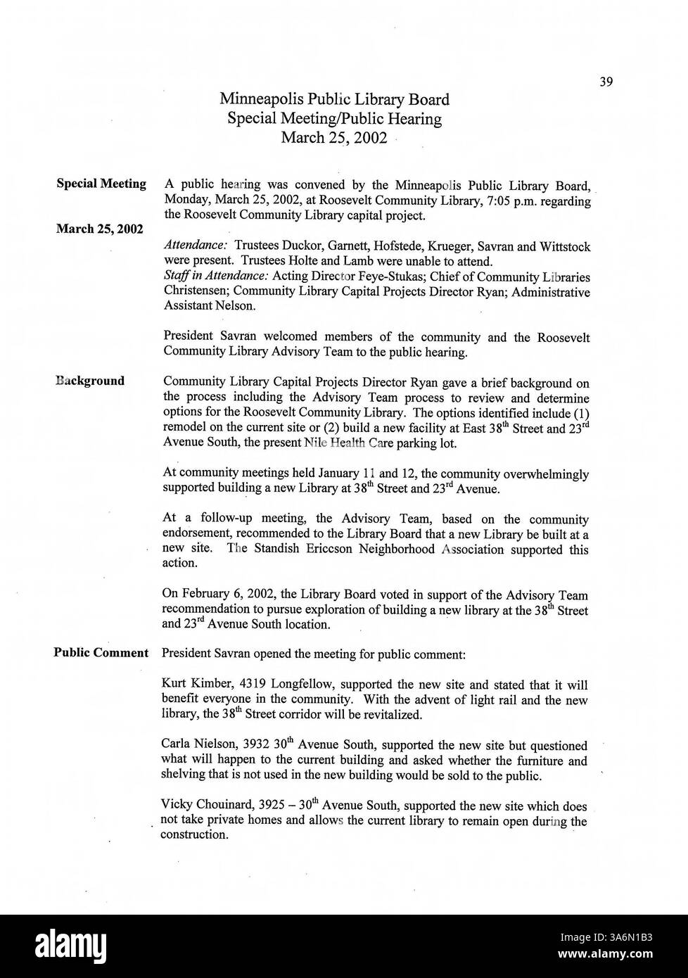 I verbali della riunione del Consiglio della biblioteca pubblica di Minneapolis del 2002 includono discussioni sull'aumento dei fondi per la sensibilizzazione delle biblioteche, programmi basati sulla comunità e servizi educativi. Foto Stock