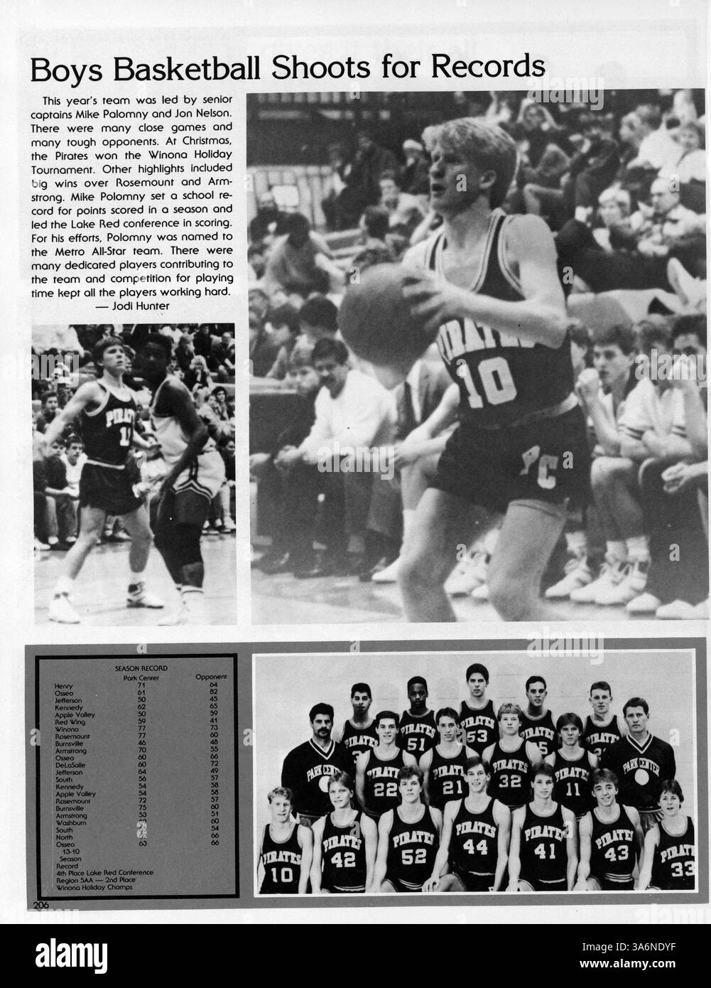 Il 1988 Park Center High Yearbook è un record completo dell'anno scolastico 1987-1988, documentando l'atletica, i risultati accademici, la vita studentesca, il coinvolgimento degli insegnanti, e attività extracurriculari. Foto Stock