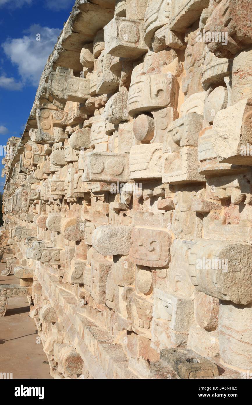 Muro di pietra di Kabah Foto Stock