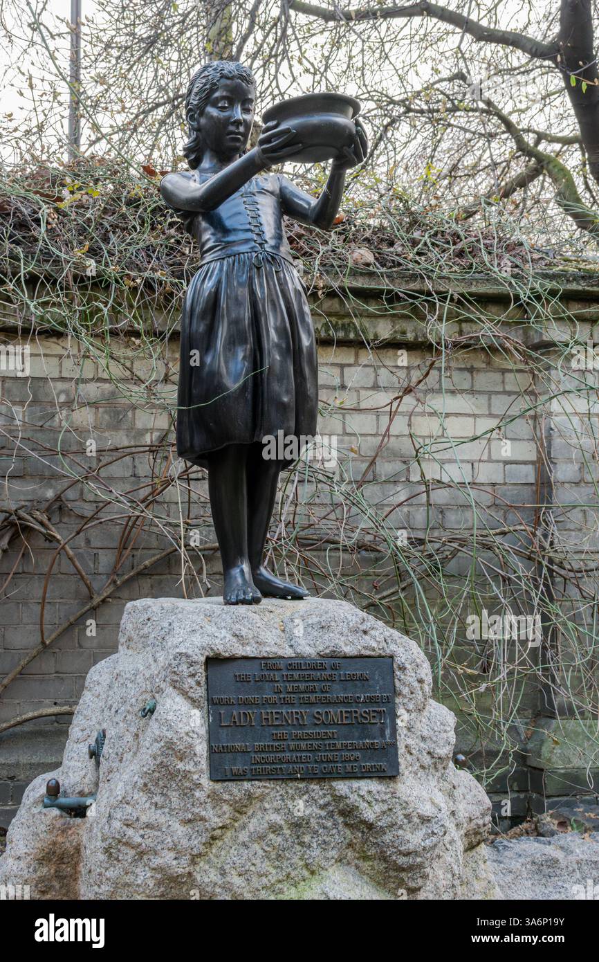 Lady Henry Somerset Memorial, nota anche come Lady Henry Somerset's Children's Fountain, monumento classificato Grade II, Londra, Inghilterra, Regno Unito Foto Stock
