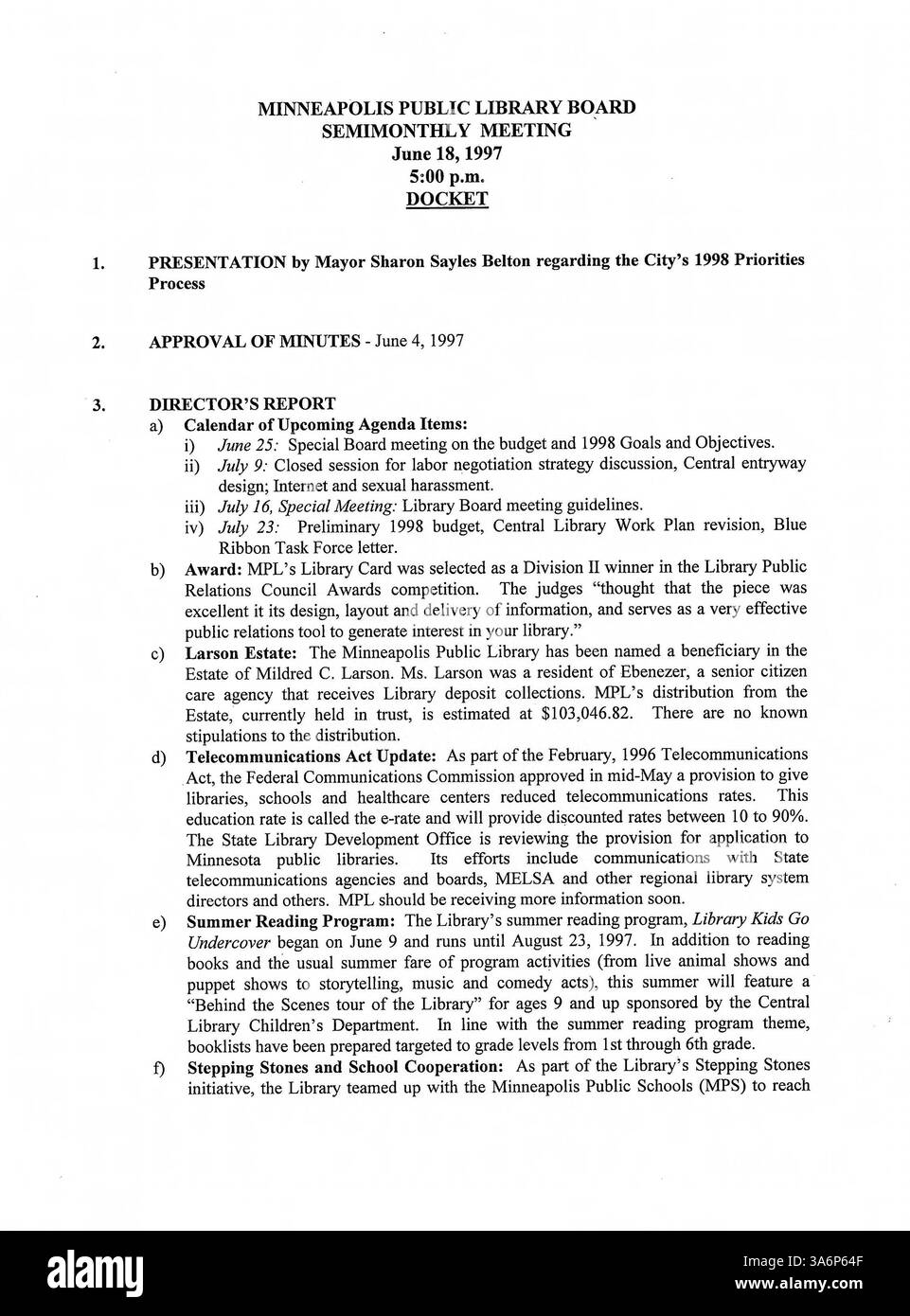 Questi 1997 minuti di riunione del Consiglio di amministrazione della Biblioteca pubblica di Minneapolis includono rapporti dettagliati sul finanziamento delle biblioteche, sul personale e sullo sviluppo di nuove iniziative a supporto dei servizi e dei programmi di biblioteca basati sulla comunità. Foto Stock