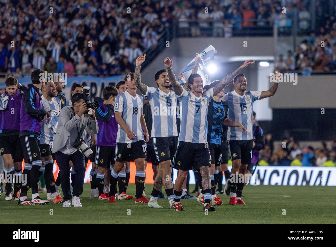 Brasilia, Brasile. 26 marzo 2025. ARG - BUENOS AIRES - 03/25/2025 - QUALIFICAZIONI AI MONDIALI 2026, ARGENTINA x BRASILE - Argentina celebra la vittoria dopo il duello contro il Brasile allo stadio Monumental de Nunez per le qualificazioni ai Mondiali 2026. Foto: Lucas Gabriel Cardoso/AGIF (foto di Lucas Gabriel Cardoso/AGIF/Sipa USA) credito: SIPA USA/Alamy Live News Foto Stock