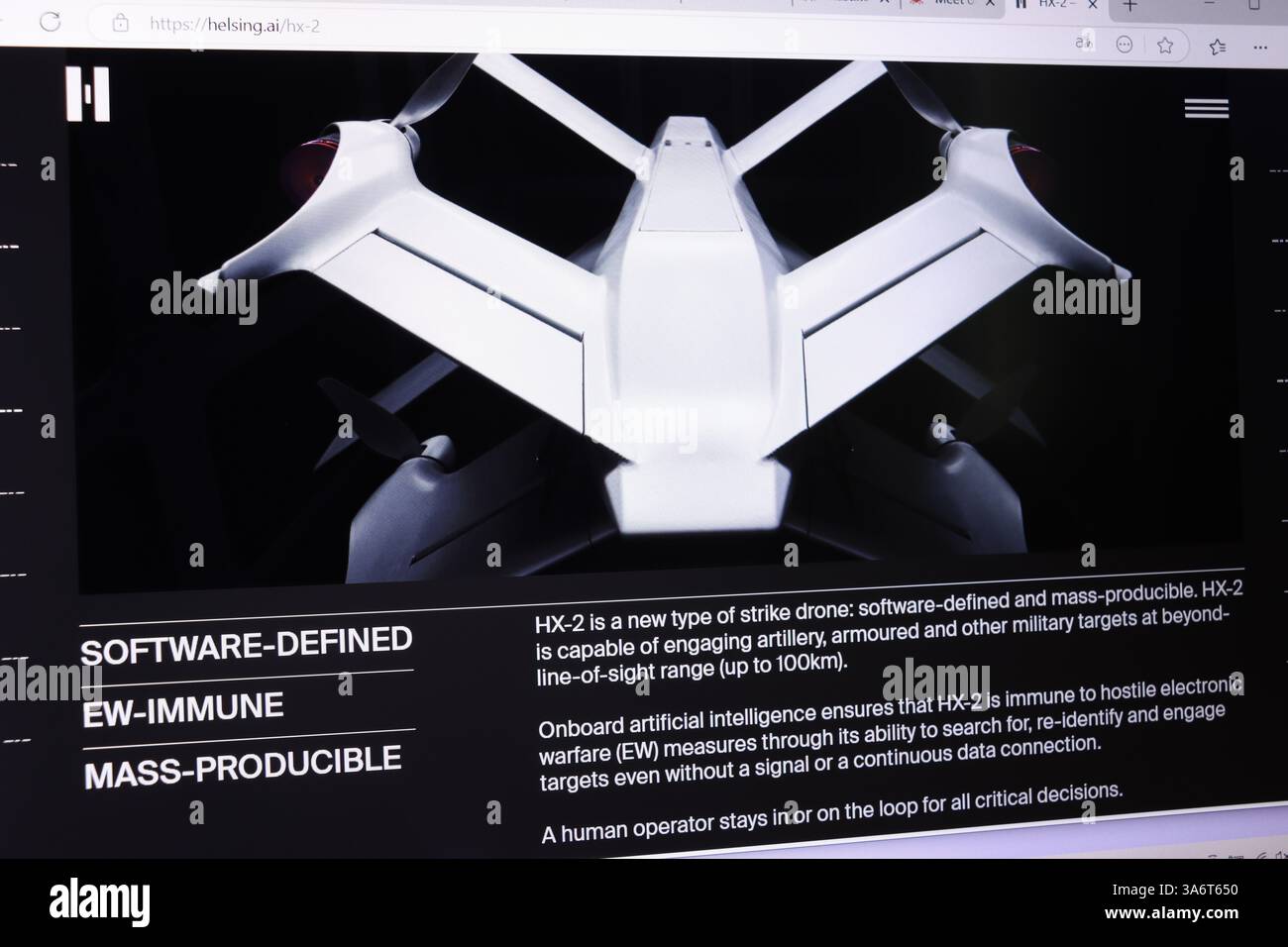 Prototipo futuristico di droni d'attacco con funzionalità avanzate definite tramite software. Foto Stock