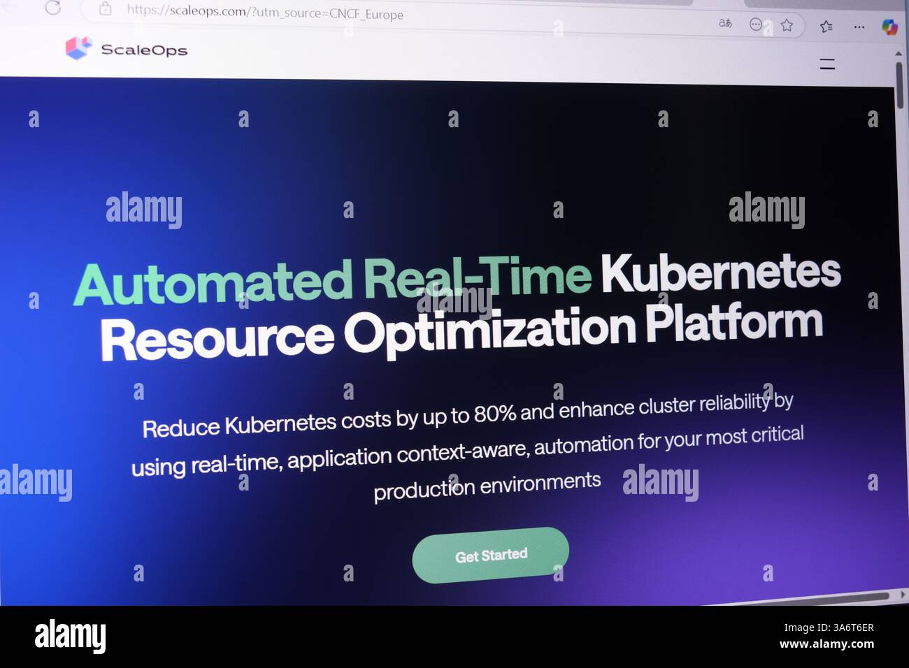 Interfaccia della piattaforma automatizzata per l'ottimizzazione delle risorse kubernetes in tempo reale. Foto Stock