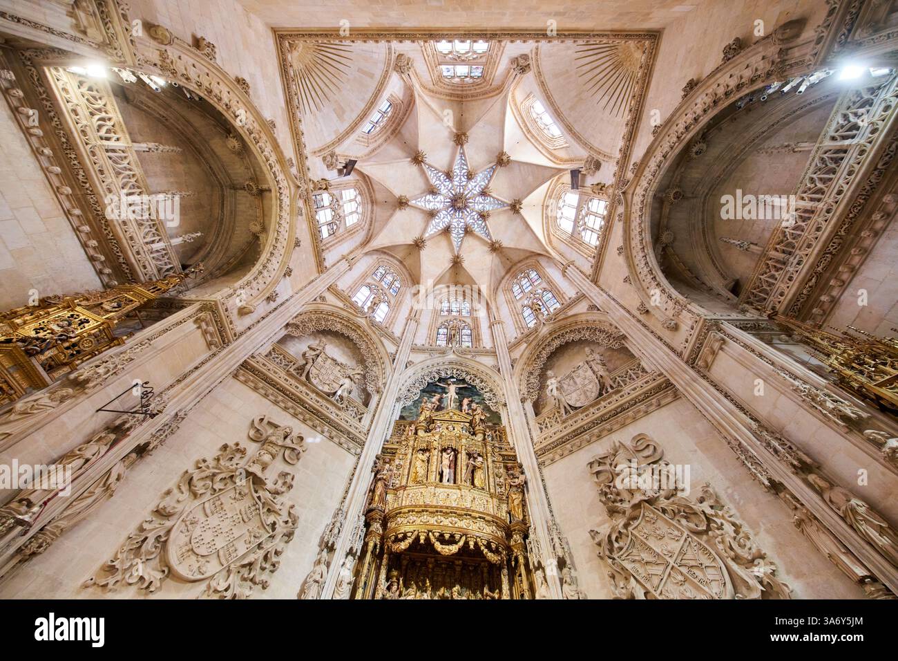 Cappella dei Costabili, Simón de Colonia, 1482-1496, gotico fiorito, Tombe di Pedro Fernández de Velasco e Mencía de Mendoza, opera di Felipe Vigarn Foto Stock