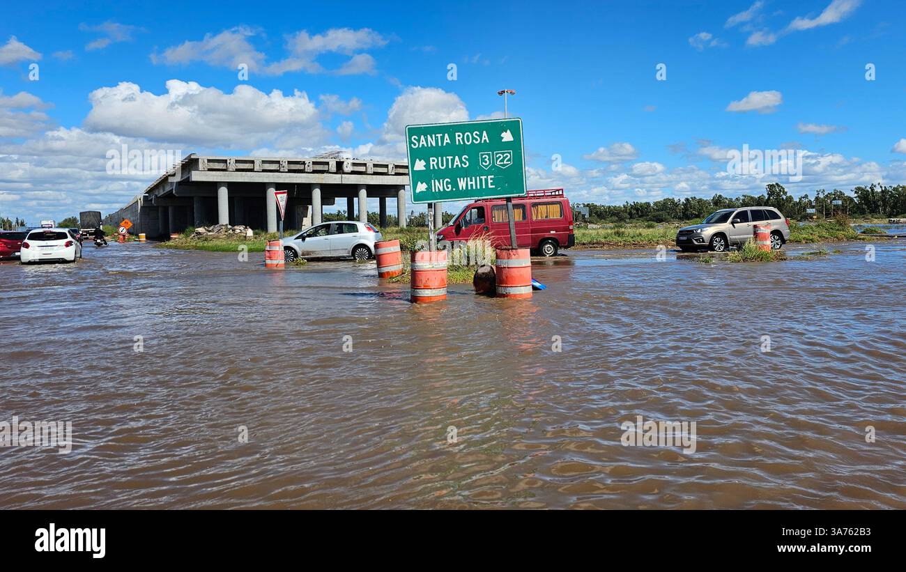 7 marzo 2025. Bahía Blanca, Buenos Aires, Argentina, subisce tragiche inondazioni, lasciando la città distrutta. Foto Stock