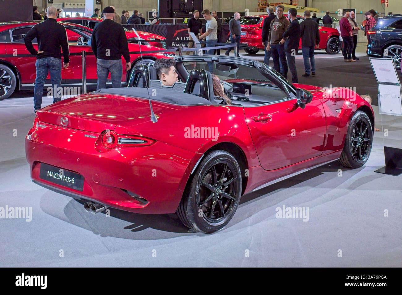 Pasila, Helsinki, Finlandia – 14 marzo. 2025: Mazda MX-5 al salone AUTO 25 e Mobility di Messukeskus Helsinki. Foto Stock