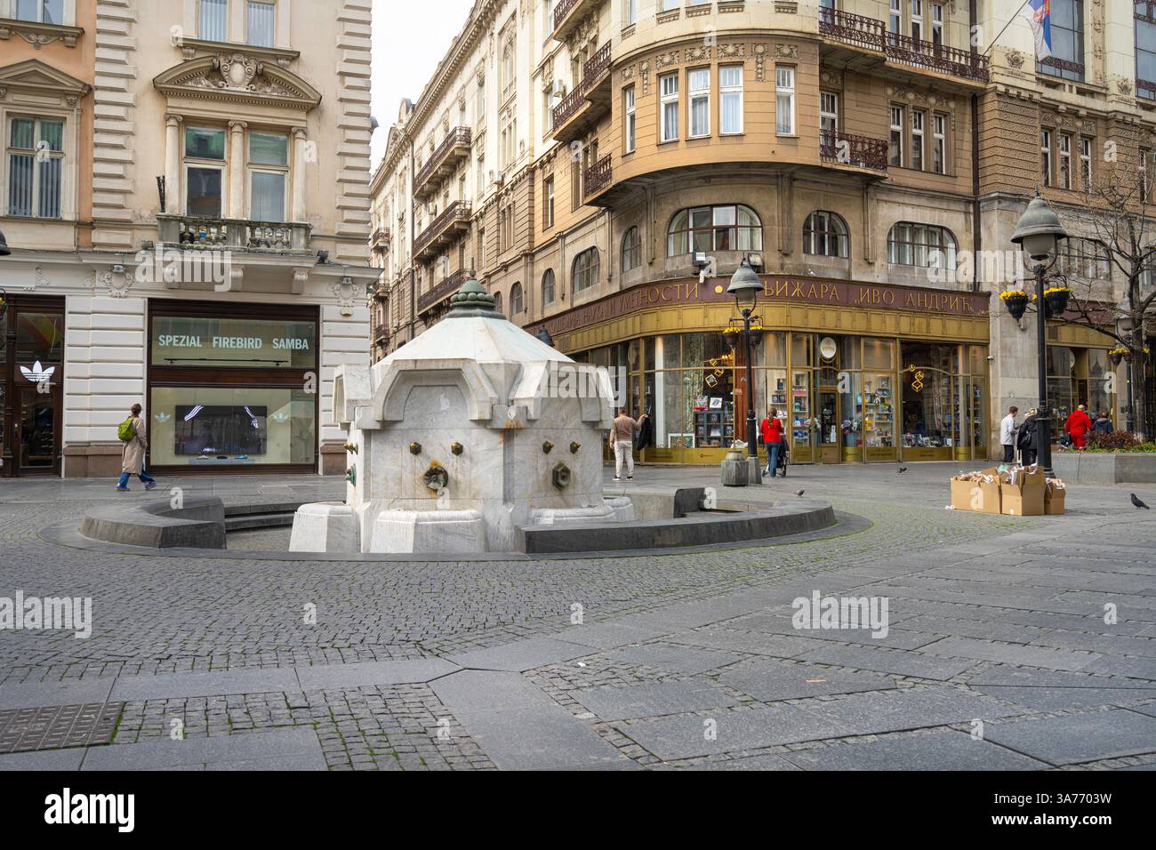 Belgrado, Serbia. 22 marzo 2025. Vista della strada pedonale Kneza Mihaila nel centro della città Foto Stock