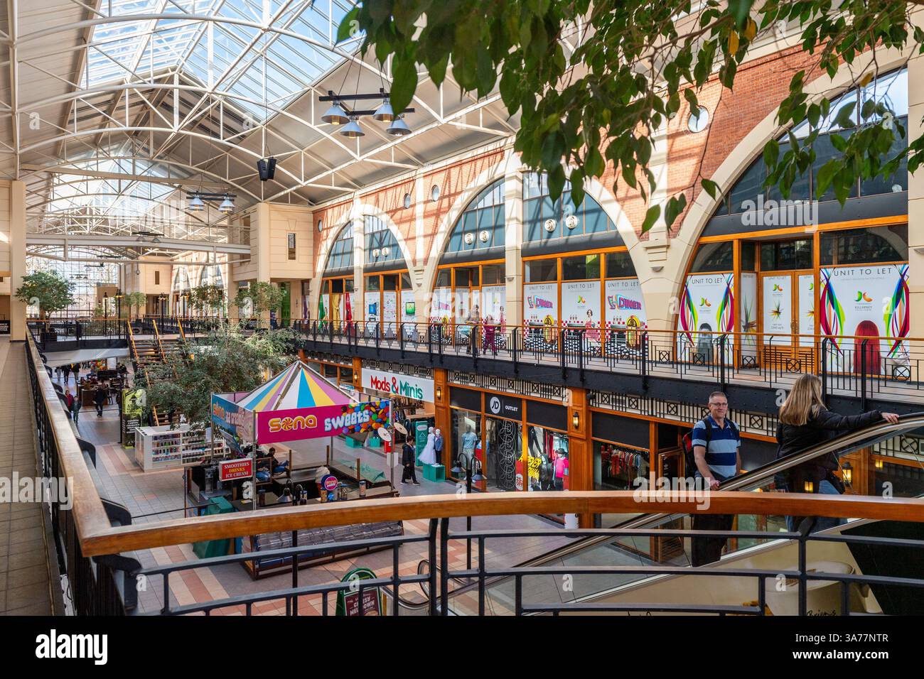 All'interno dell'Outlet Centre di Killarney, Co Kerry, Irlanda. Foto Stock