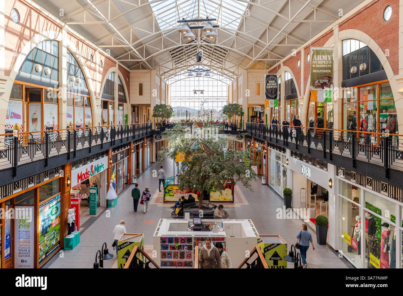 All'interno dell'Outlet Centre di Killarney, Co Kerry, Irlanda. Foto Stock
