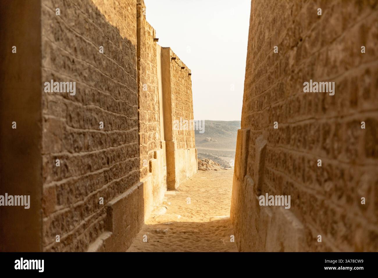 Cairo, Egitto; 20 gennaio 2024: Scopri il tesoro della Cisgiordania del Nilo, la tomba di Saqqara, la necropoli di Menfi, Egitto. Foto Stock