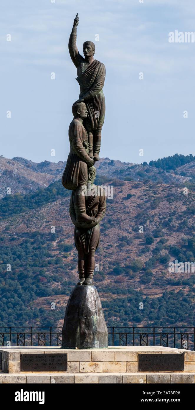 Memoriale della resistenza cretese nel villaggio di Lakkoi o Lakki, White Mountains, Creta Foto Stock