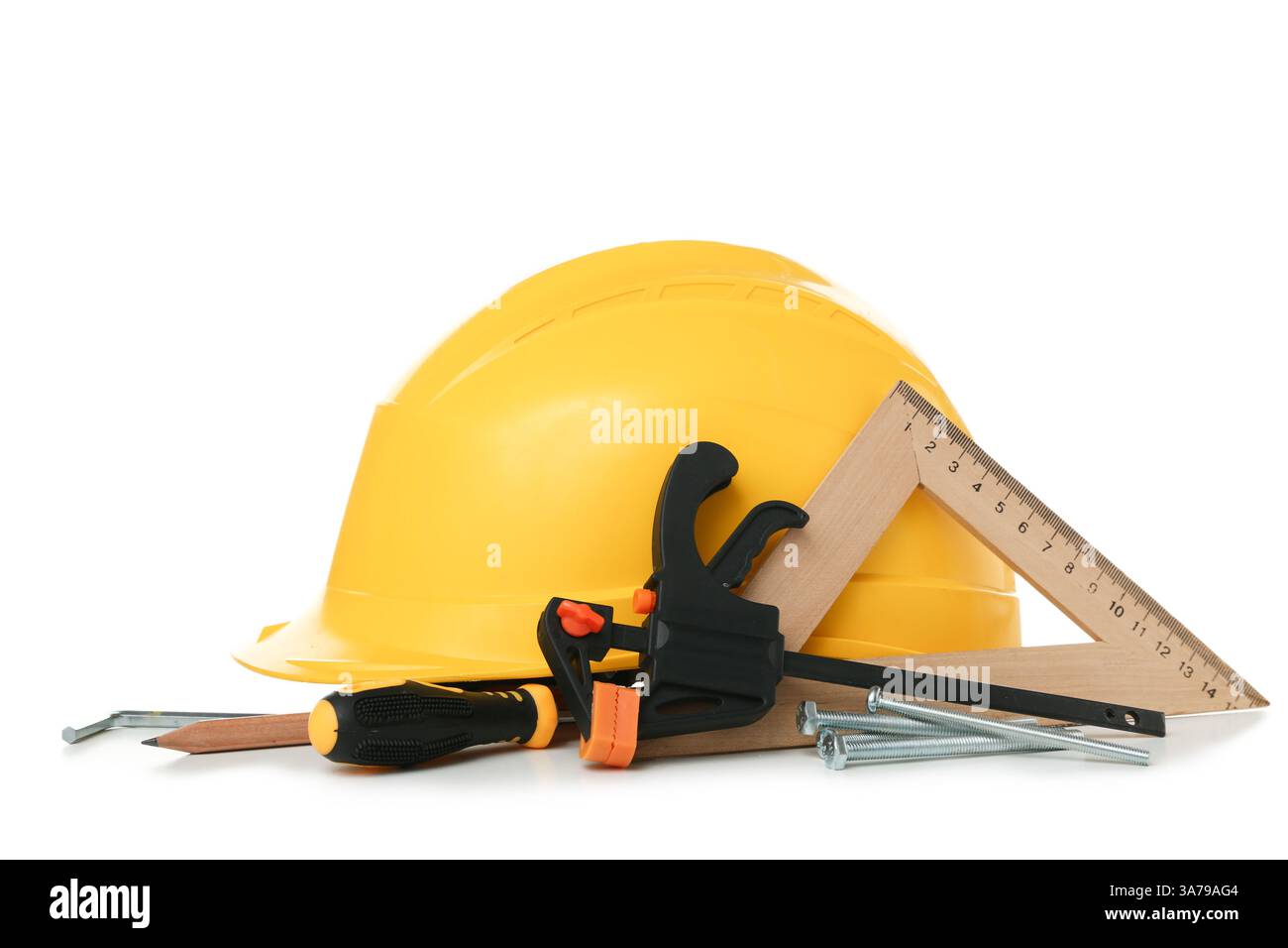Gli strumenti e il cappello di carpentiere su sfondo bianco Foto Stock