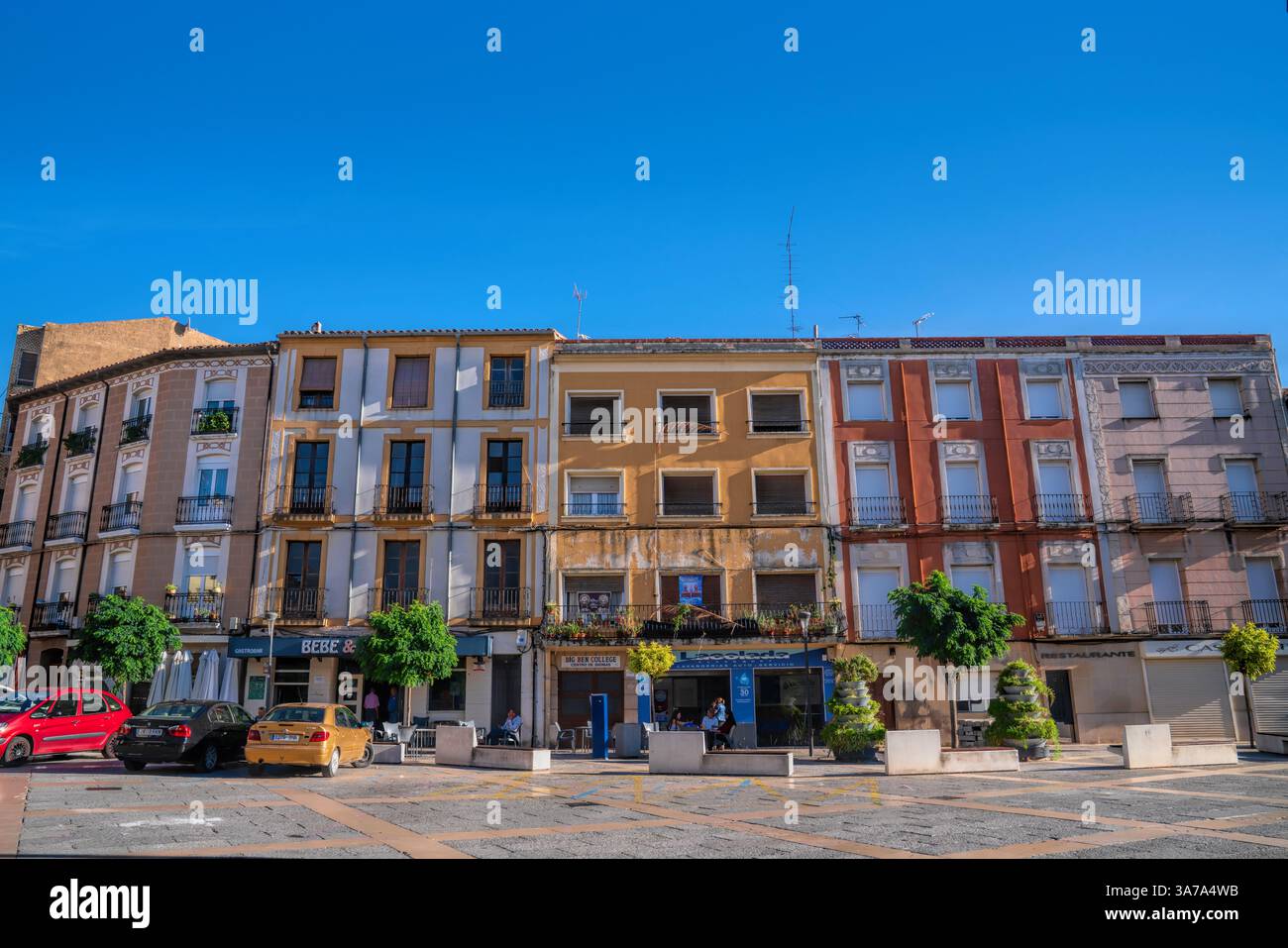 L'architettura spagnola di Calahorra la Rioja e gli edifici colorati e i caffè della città spagnola Foto Stock